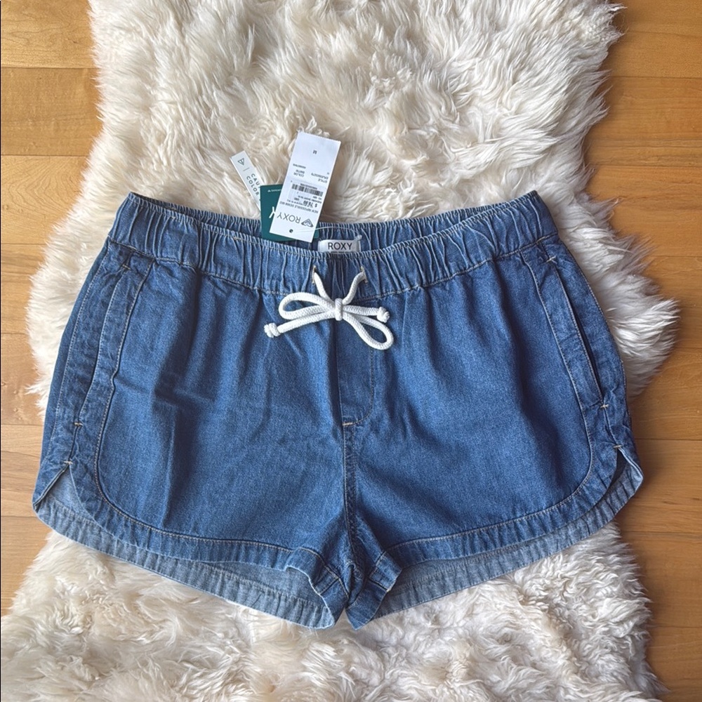 NWT, Roxy Women's Blue Denim Shorts